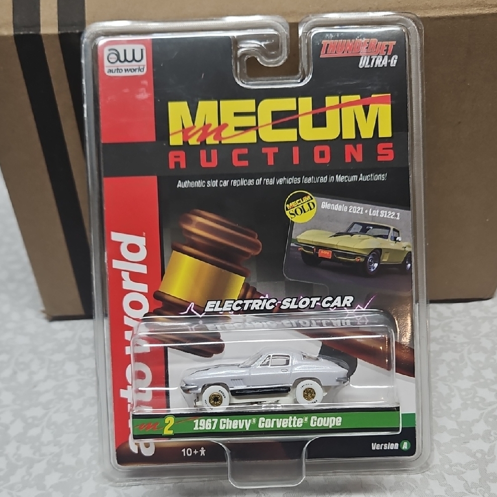 auto world 1967 Chevy Corvette Coupe Thunderjet Ultra-G Slot Car iwheels
